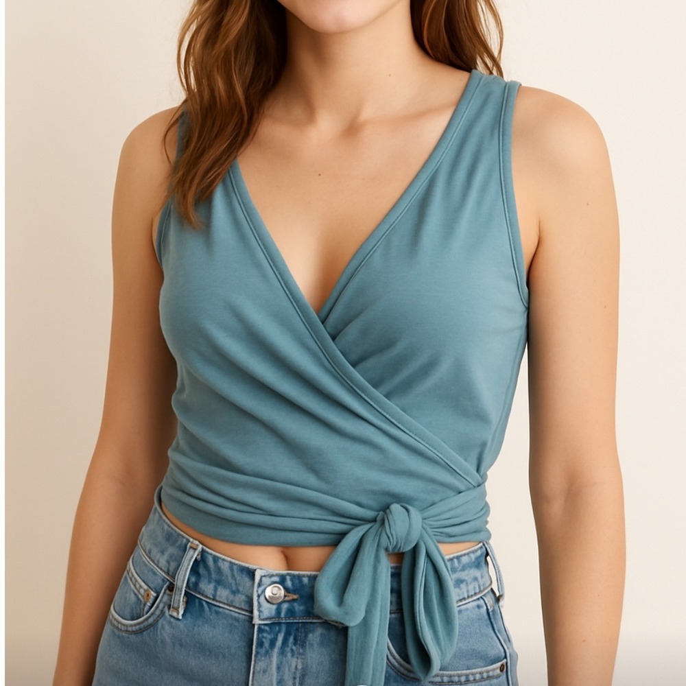 Offline by Aerie NWOT size small‎ light blue Small wrap top sleeveless tank
